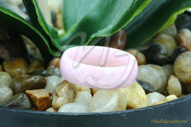 Кольцо керамика розовая с гранями 8мм CN27293