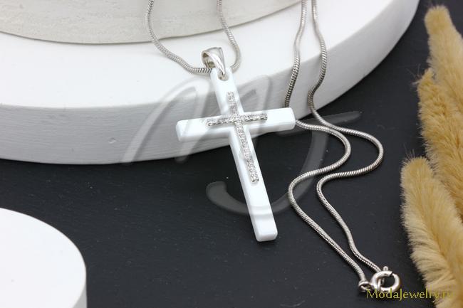 Крестик из белой керамики с фианитами CN31025