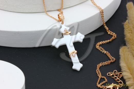 Крестик с белой керамикой CN31029
